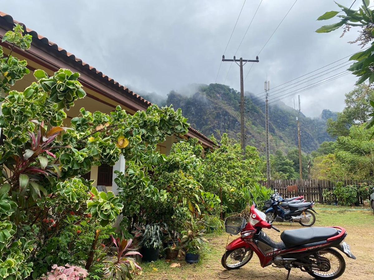Letana Guesthouse Ban O Exterior photo